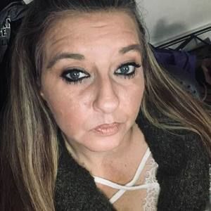 Meet your Posher, Dee